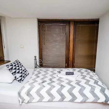 Unique Spacious 4bdr - City Center Διαμέρισμα Σαράγεβο