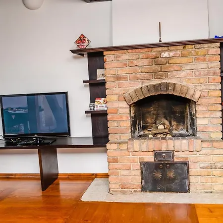 Unique Spacious 4bdr - City Center דירה סראייבו