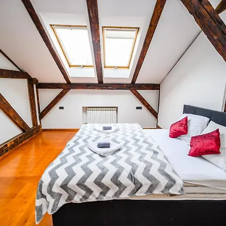 Unique Spacious 4bdr - City Center