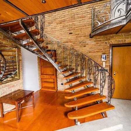 Unique Spacious 4bdr - City Center *