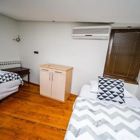 Unique Spacious 4bdr - City Center דירה
