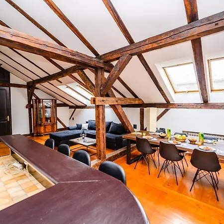 דירה Unique Spacious 4bdr - City Center