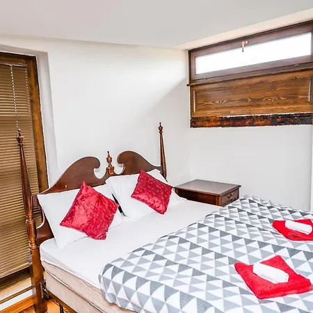 Unique Spacious 4bdr - City Center Διαμέρισμα Σαράγεβο
